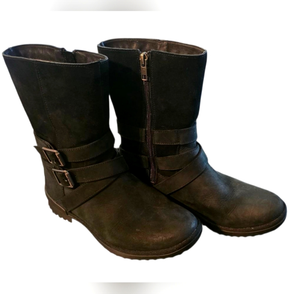 Ugg Women's Lorna Boots Size 6